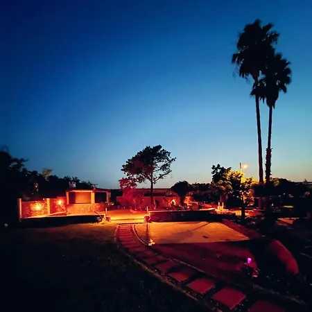 Garden Villa *